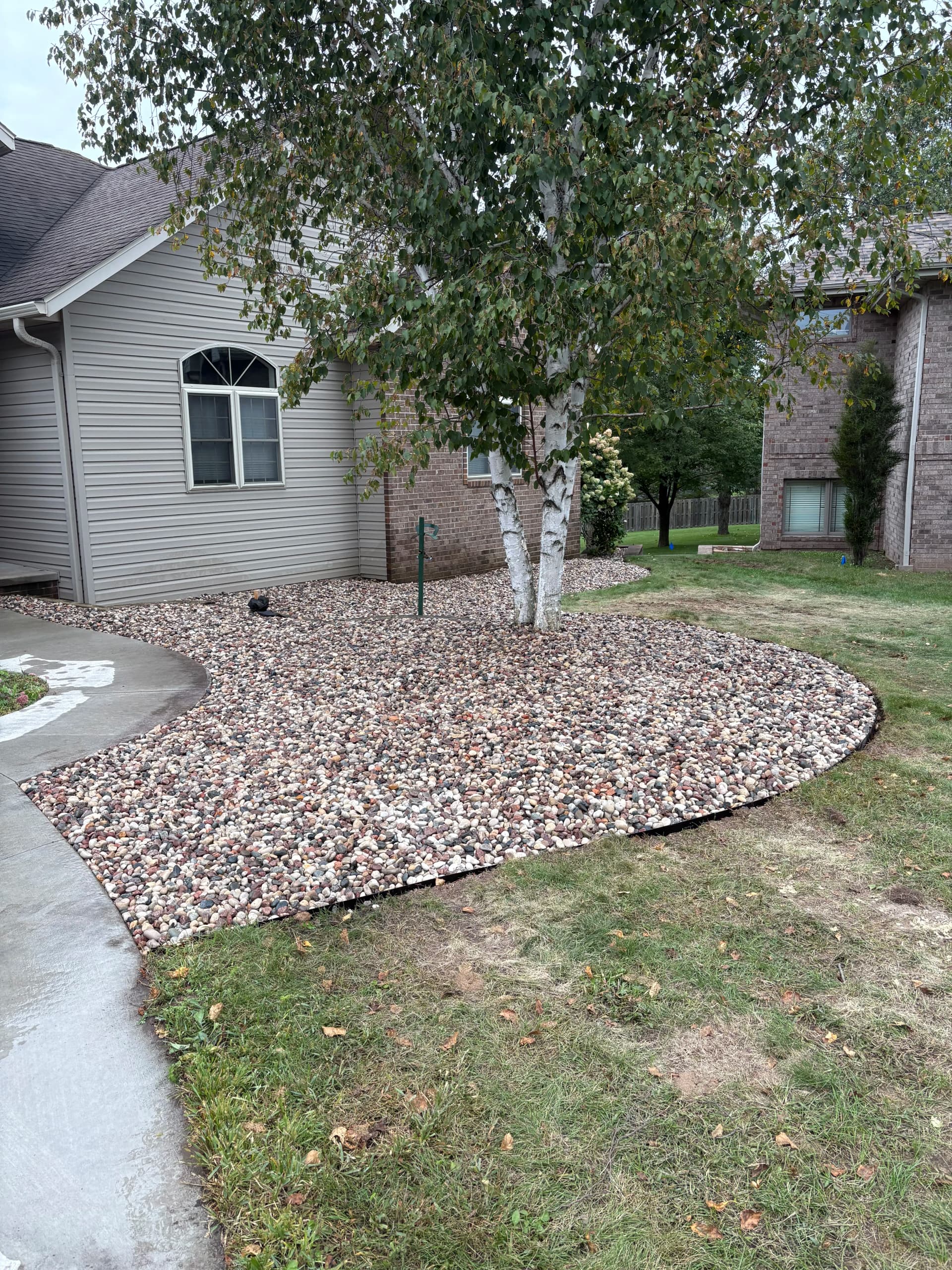 Gallery photos for Overgrown Landscape Beds Cleaned Up with Low-Maintenance Rock: Image #5