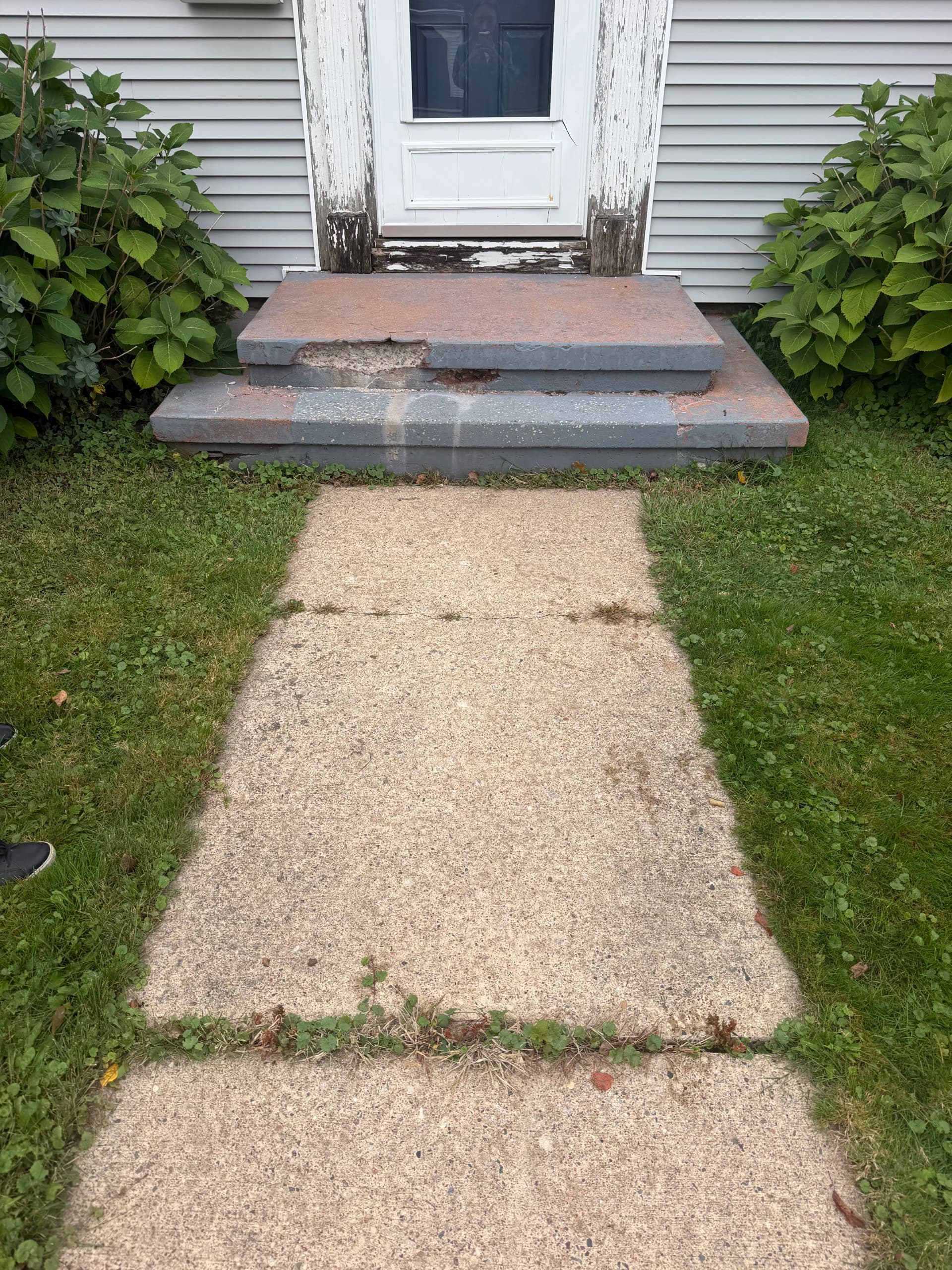 Gallery photos for Front Entry Step and Sidewalk Replacement Done Right: Image #7