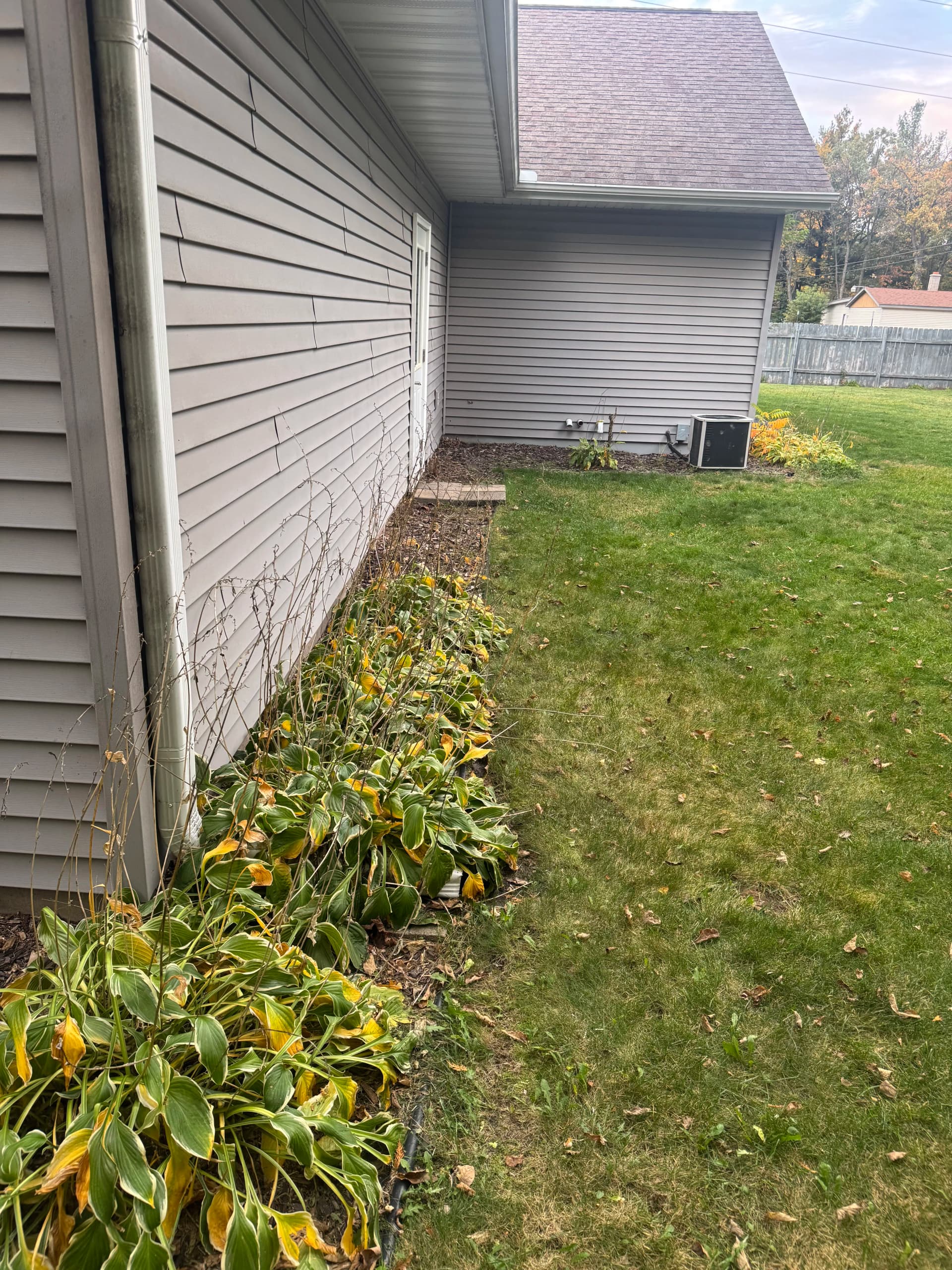 Gallery photos for Old Mulch Out, Basin Blue Rock In - Bed Cleanup Done Right: Image #9
