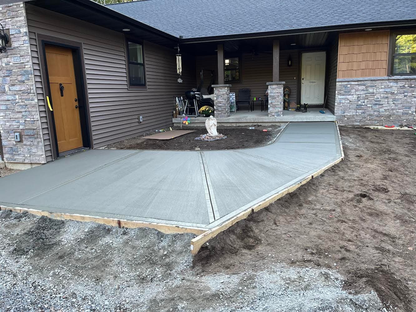 Gallery photos for Stunning New Concrete Walkway for an Elegant Home Entrance: Image #1