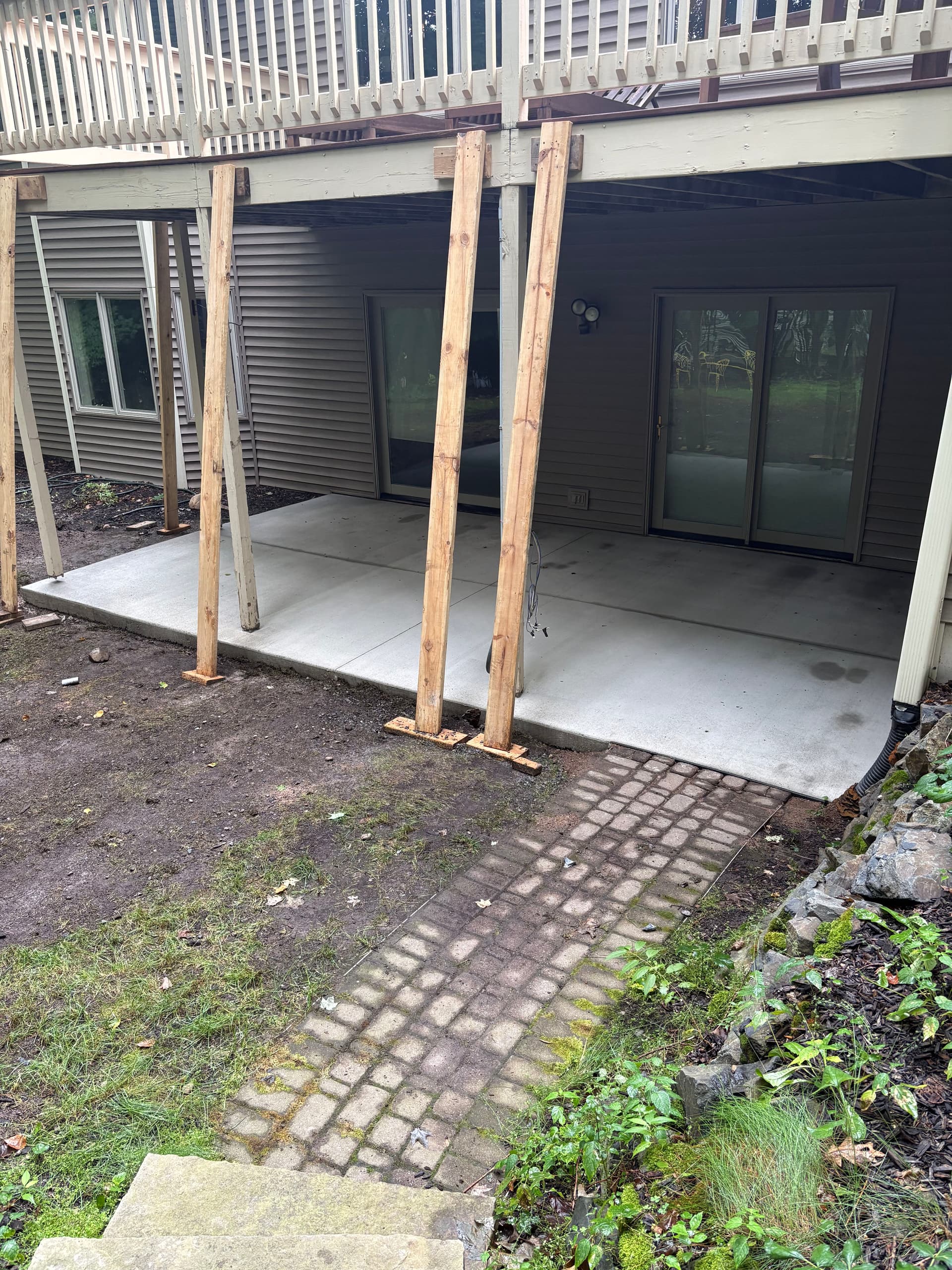 Gallery photos for 5-Inch Concrete Patio Poured to Handle a Hot Tub Setup: Image #3