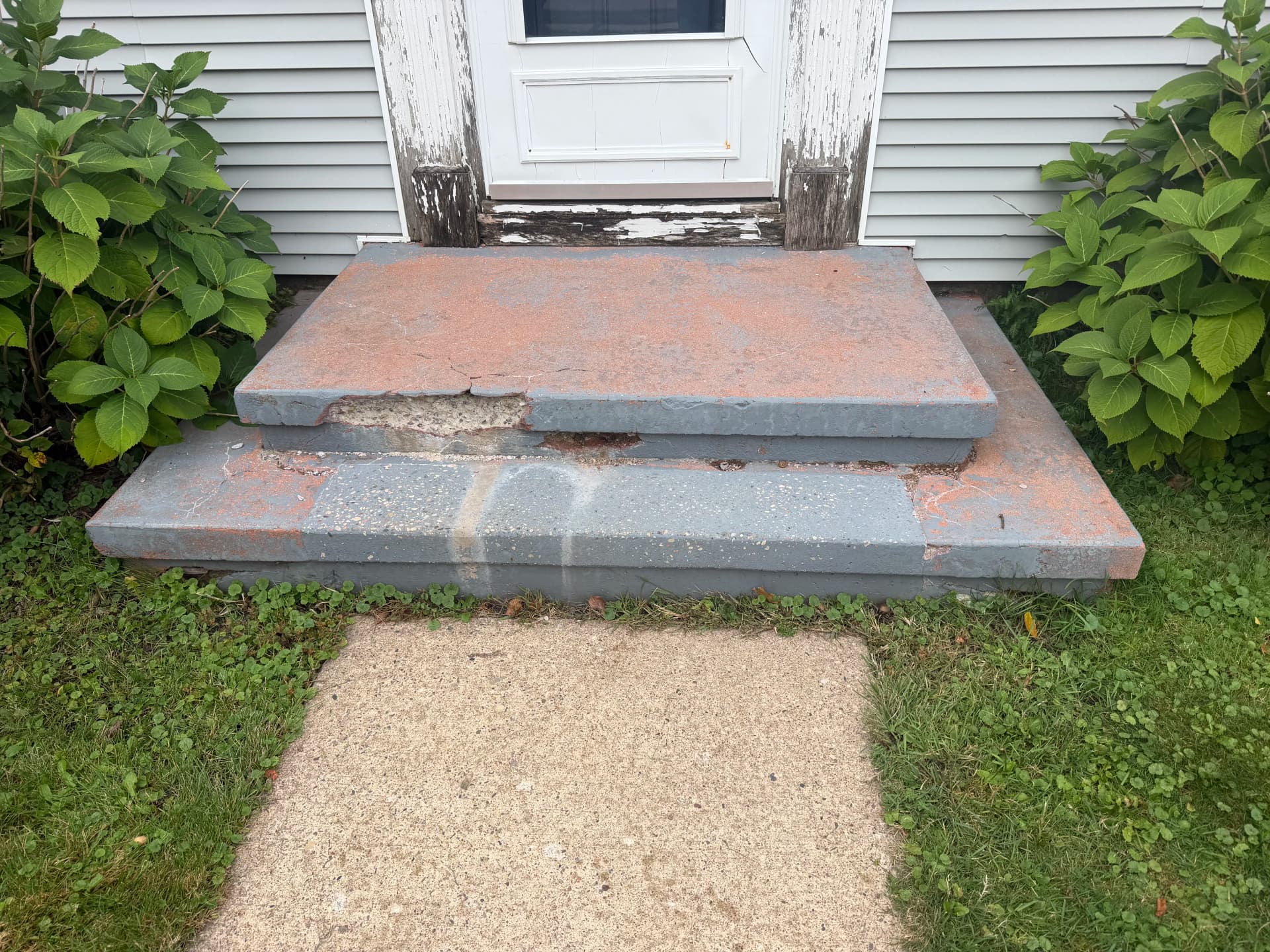 Gallery photos for Front Entry Step and Sidewalk Replacement Done Right: Image #6