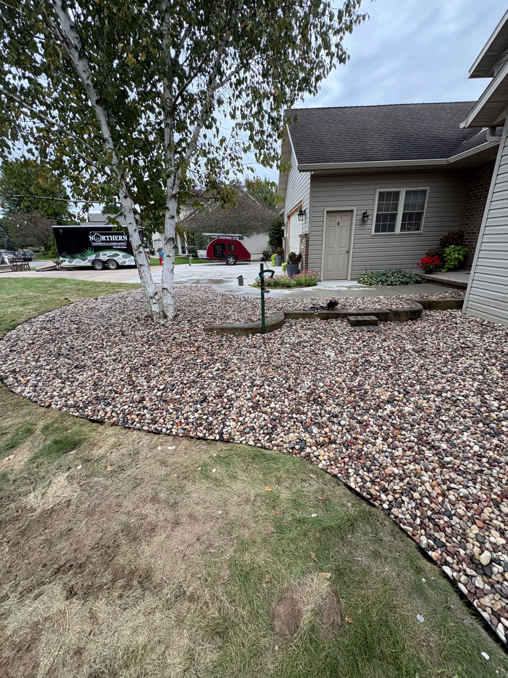 Gallery photos for Overgrown Landscape Beds Cleaned Up with Low-Maintenance Rock: Image #4