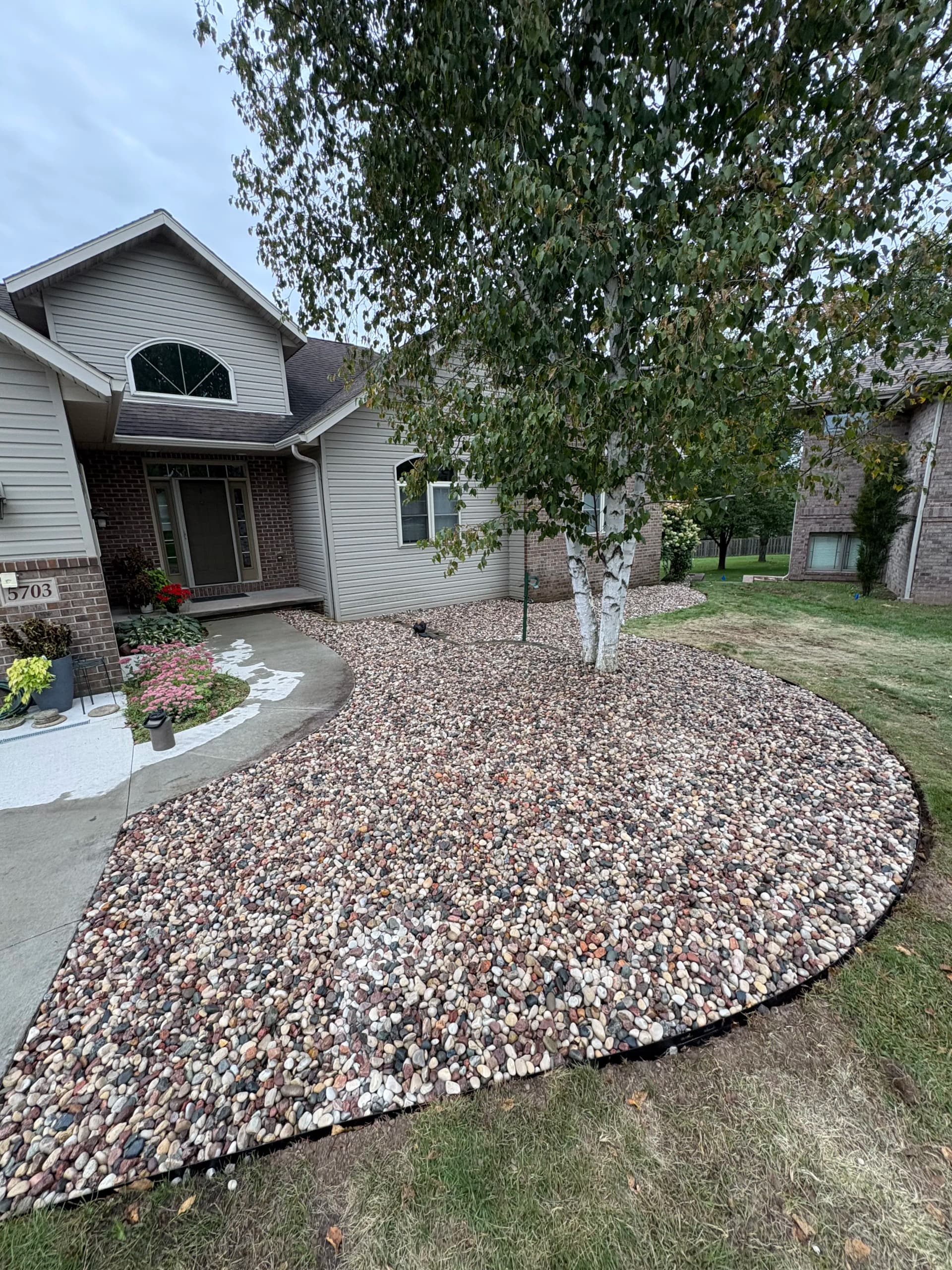 Gallery photos for Overgrown Landscape Beds Cleaned Up with Low-Maintenance Rock: Image #6