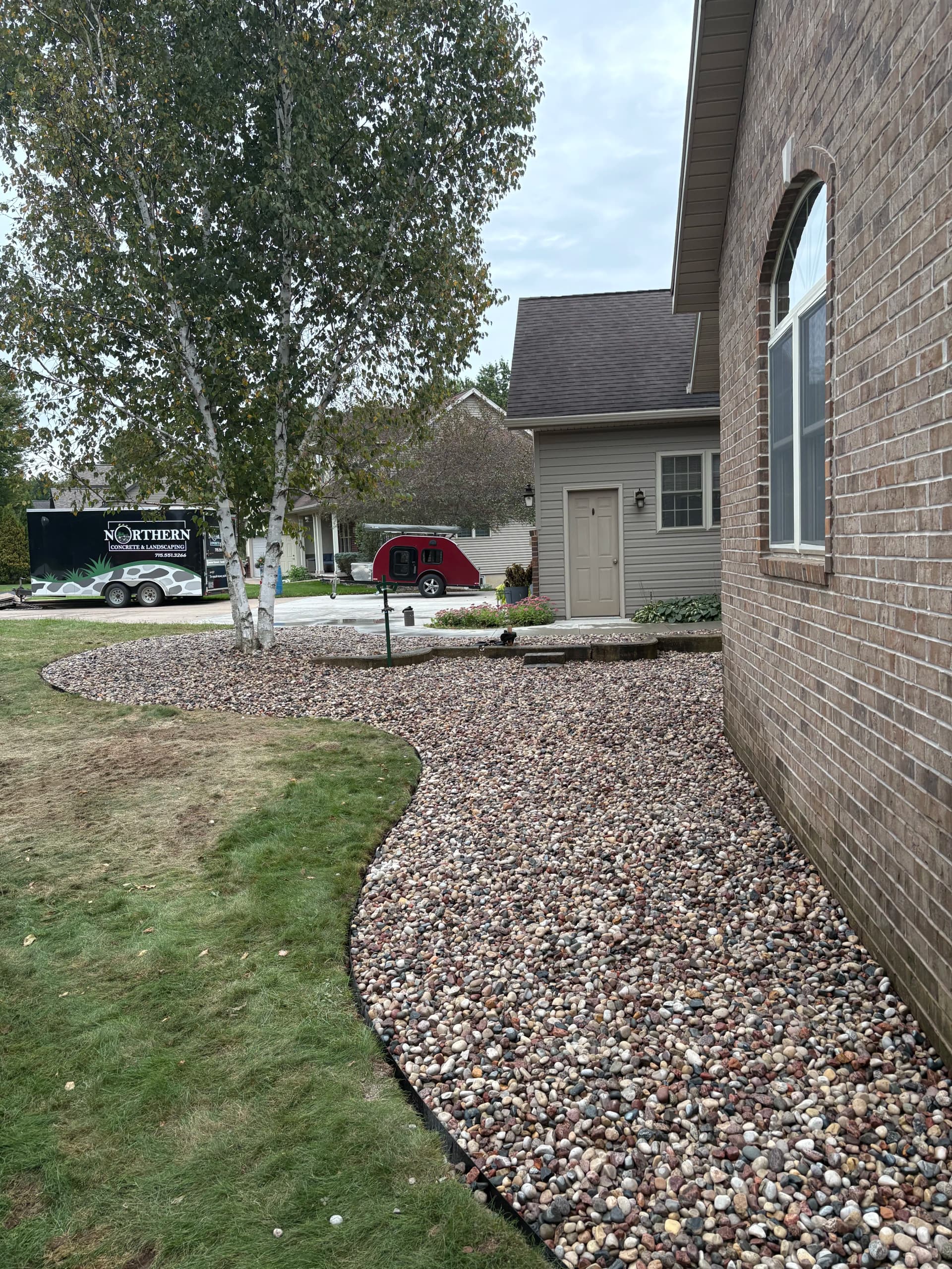 Gallery photos for Overgrown Landscape Beds Cleaned Up with Low-Maintenance Rock: Image #3