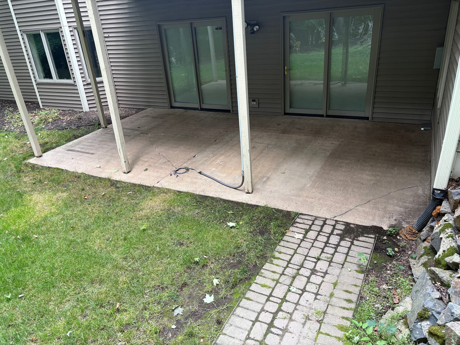Gallery photos for 5-Inch Concrete Patio Poured to Handle a Hot Tub Setup: Image #6