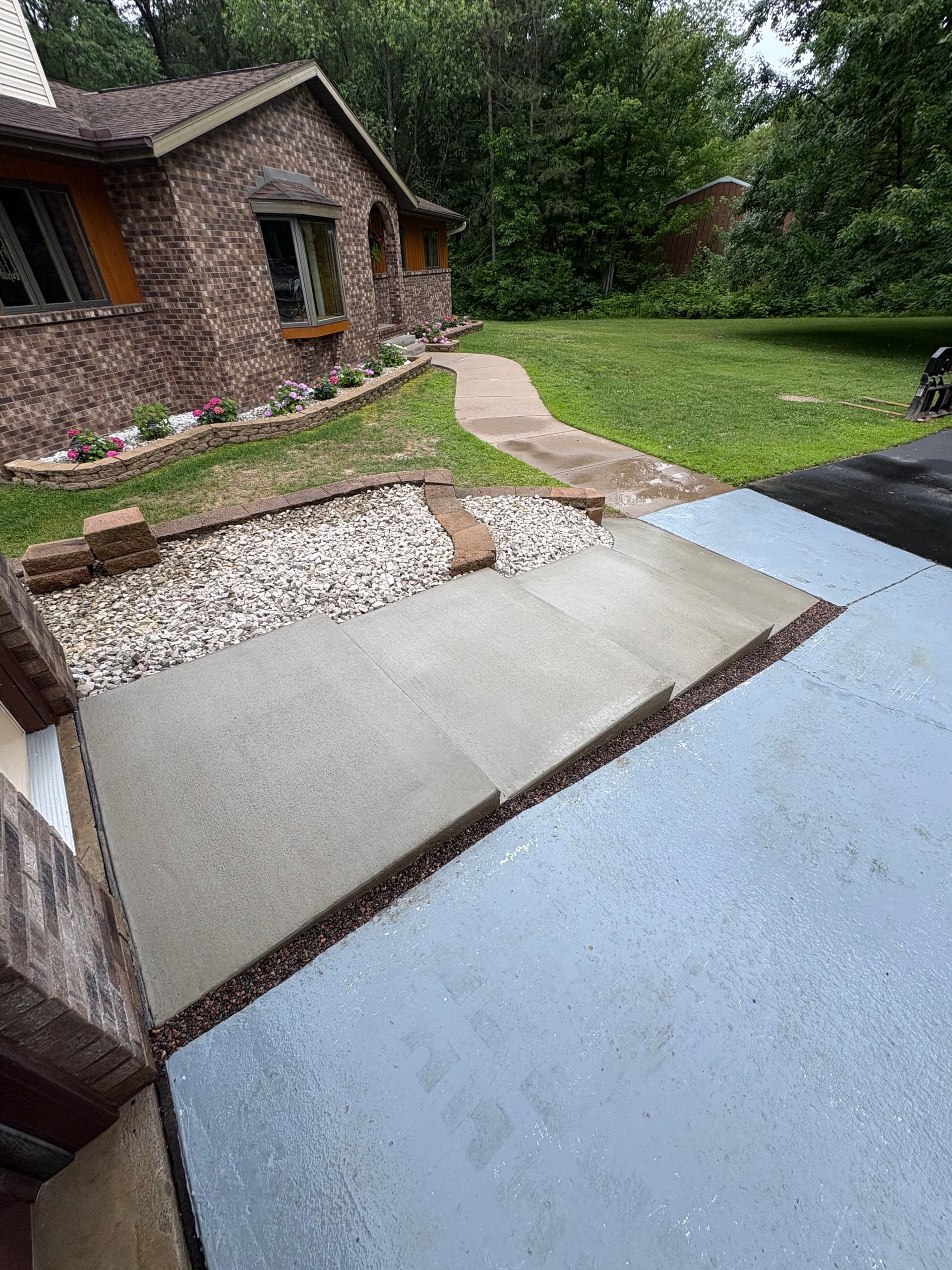 Gallery photos for Concrete Steps, Retaining Wall and Landscaping Upgrade at a Residential Entrance: Image #2