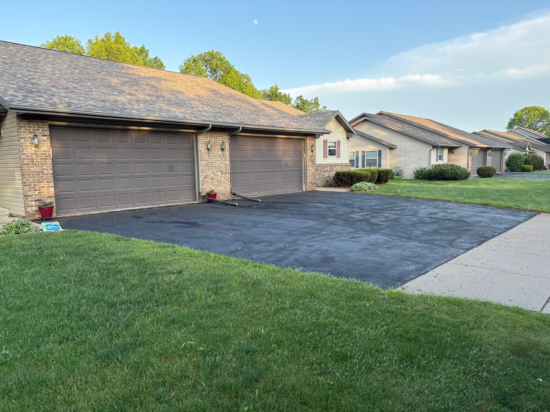 Gallery photos for Full Driveway Replacement - Blacktop Out, Concrete In: Image #5