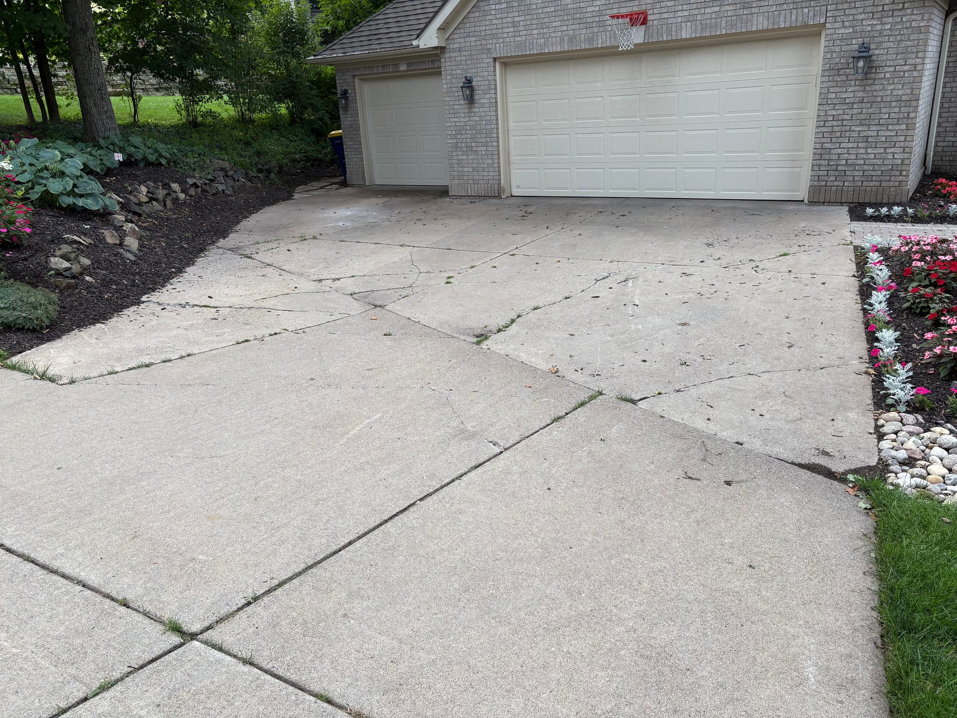 Gallery photos for Cracked Concrete Driveway Replaced With Reinforced Flatwork: Image #8