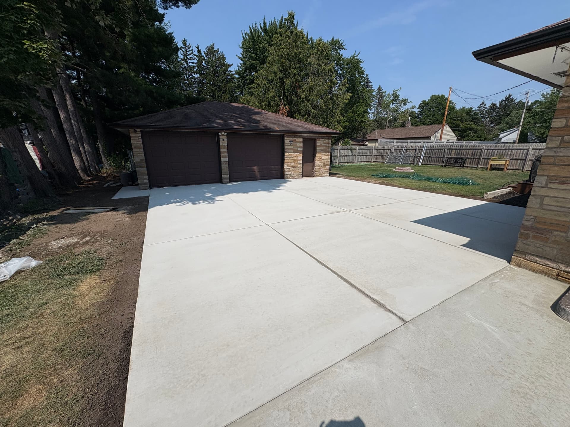 Gallery photos for Full Concrete Driveway Tear-Out and Replacement Done Right: Image #1