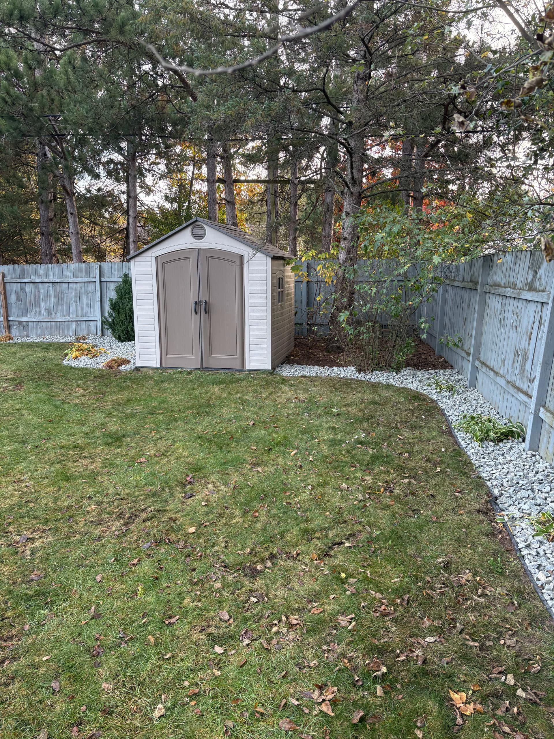 Gallery photos for Old Mulch Out, Basin Blue Rock In - Bed Cleanup Done Right: Image #2