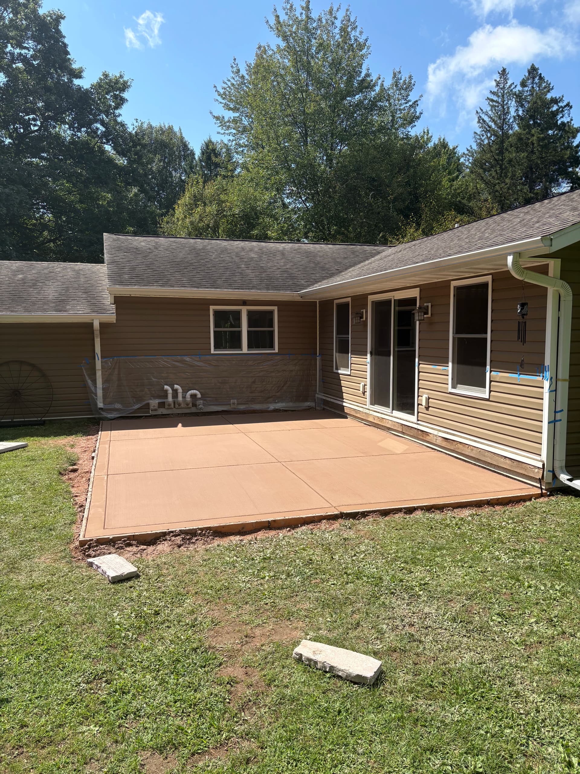 Gallery photos for Coral Buff Concrete Patio With a Clean Smooth Edge Detail: Image #2