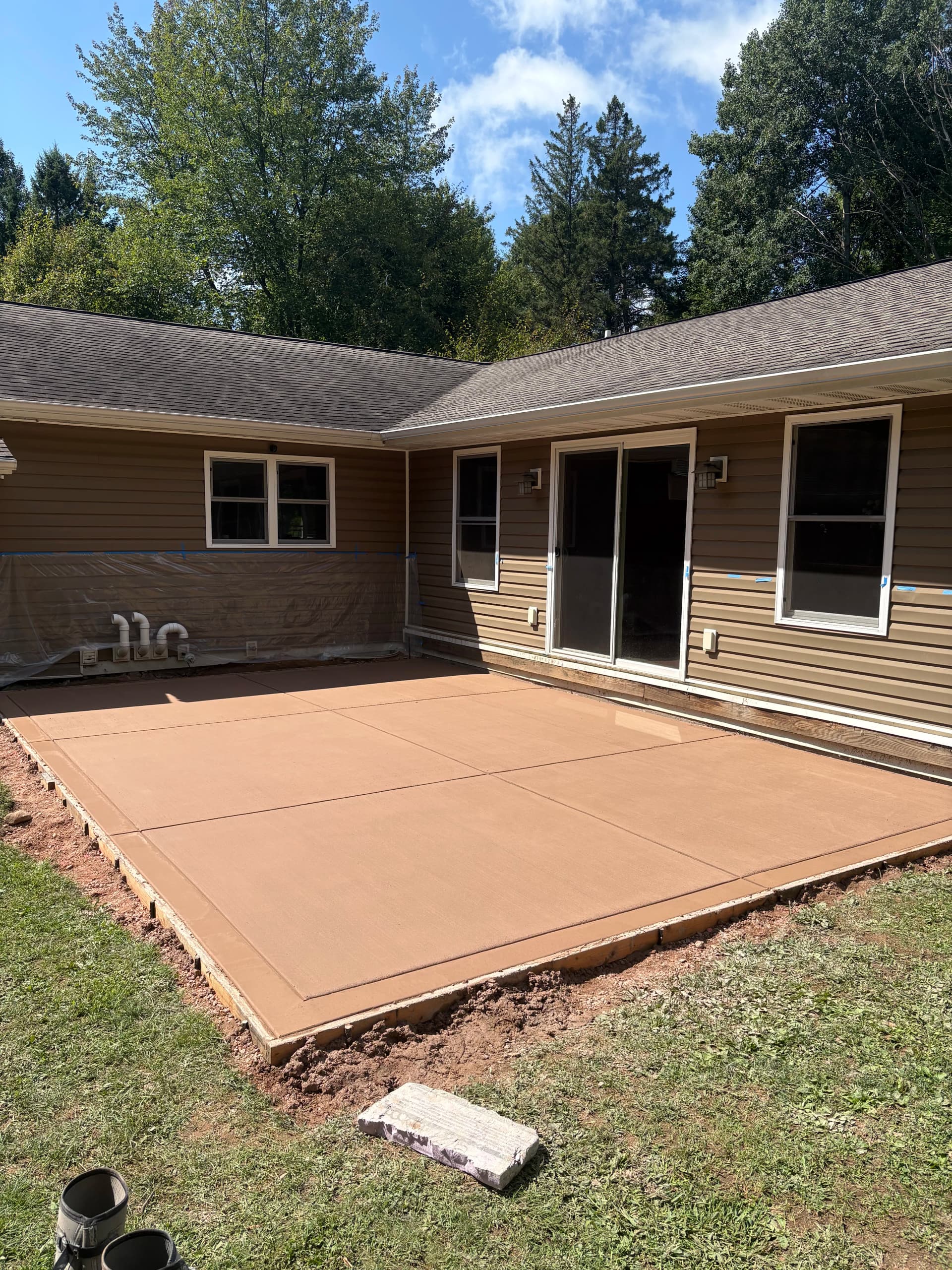 Gallery photos for Coral Buff Concrete Patio With a Clean Smooth Edge Detail: Image #3