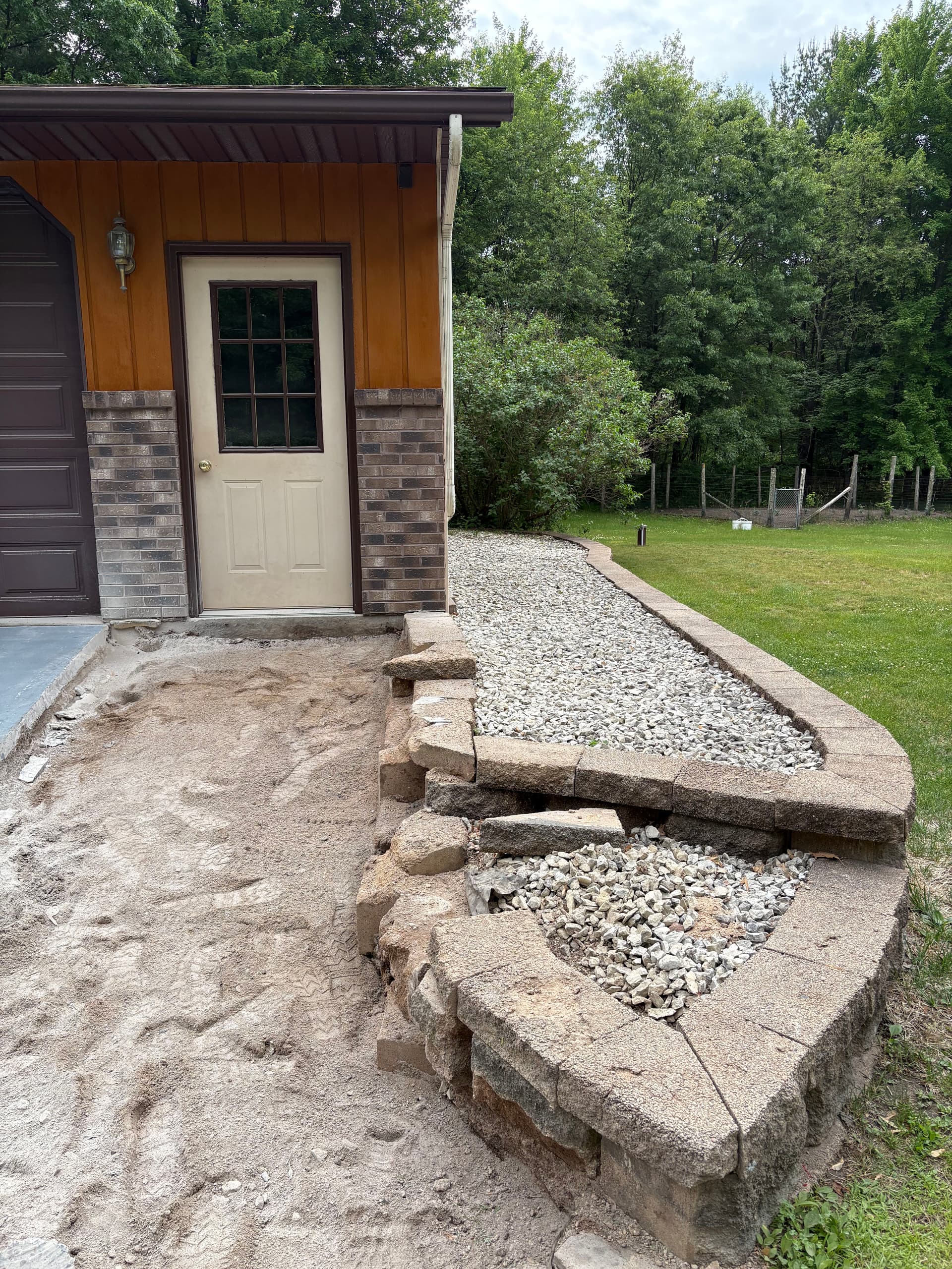 Gallery photos for Concrete Steps, Retaining Wall and Landscaping Upgrade at a Residential Entrance: Image #7