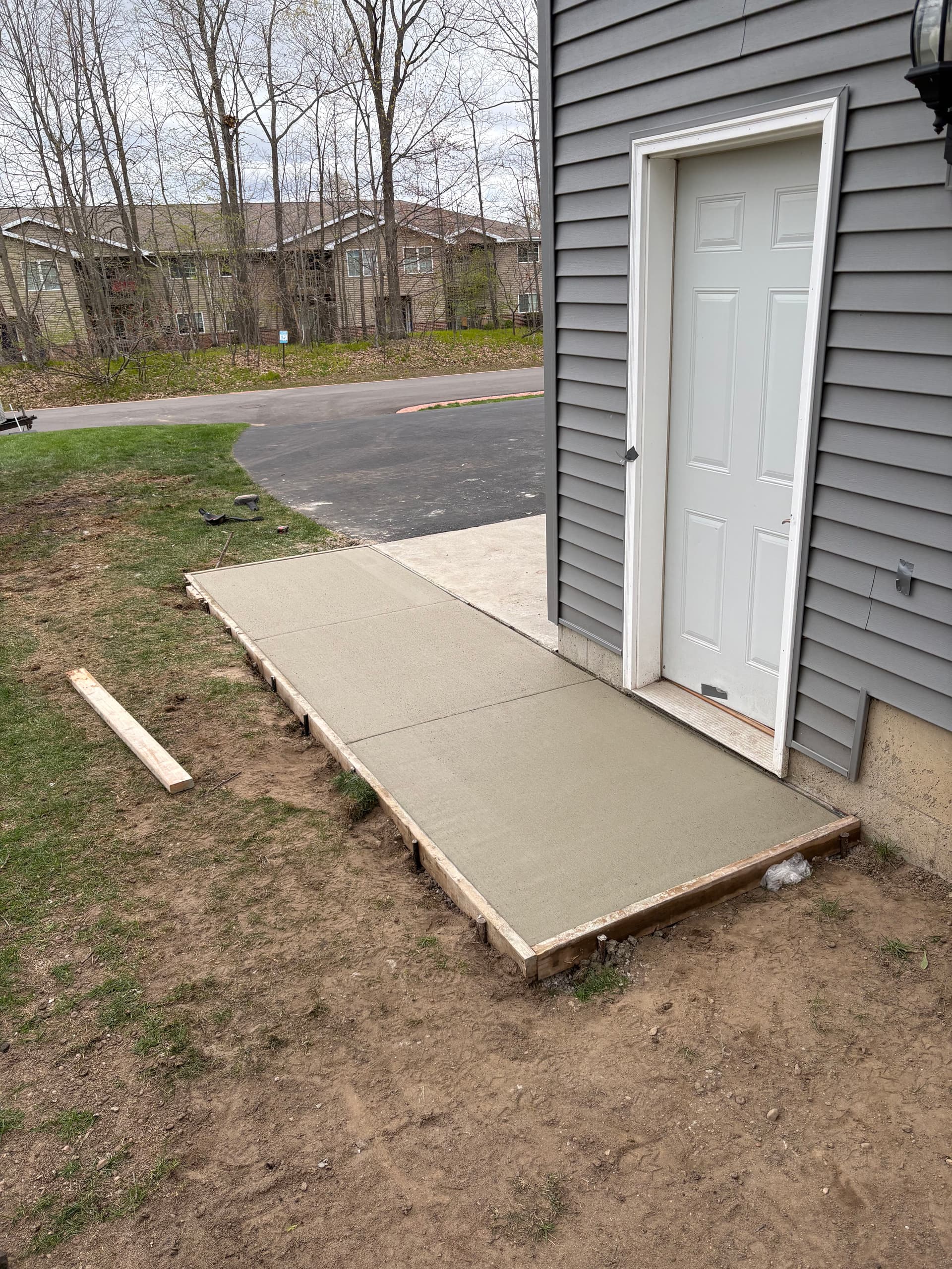 Gallery photos for New Concrete Steps, Slabs, and Lawn Sections at a Home Entry: Image #5