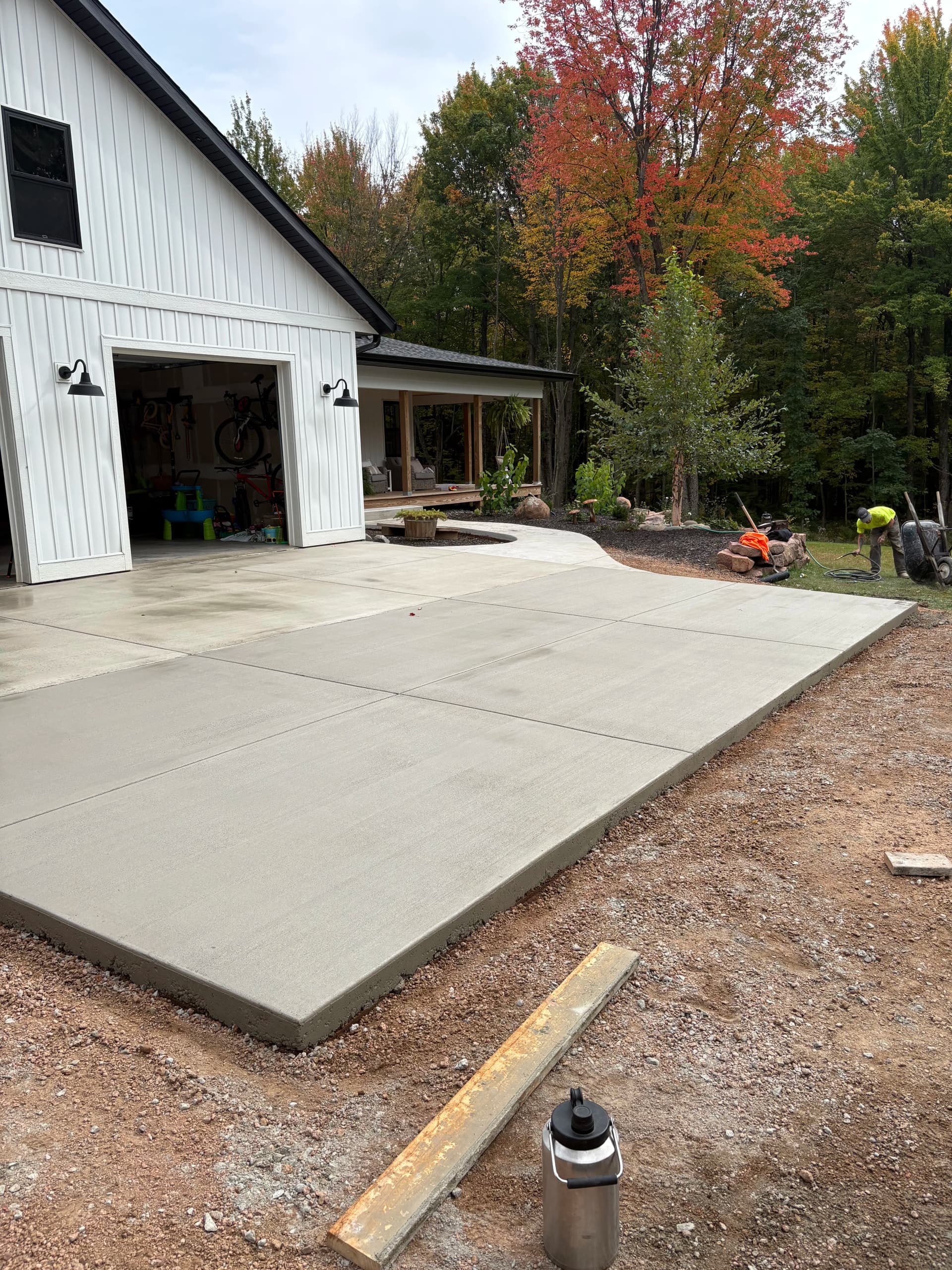 Gallery photos for New Front Step, Sidewalk, and Garage Approach Poured Clean: Image #2