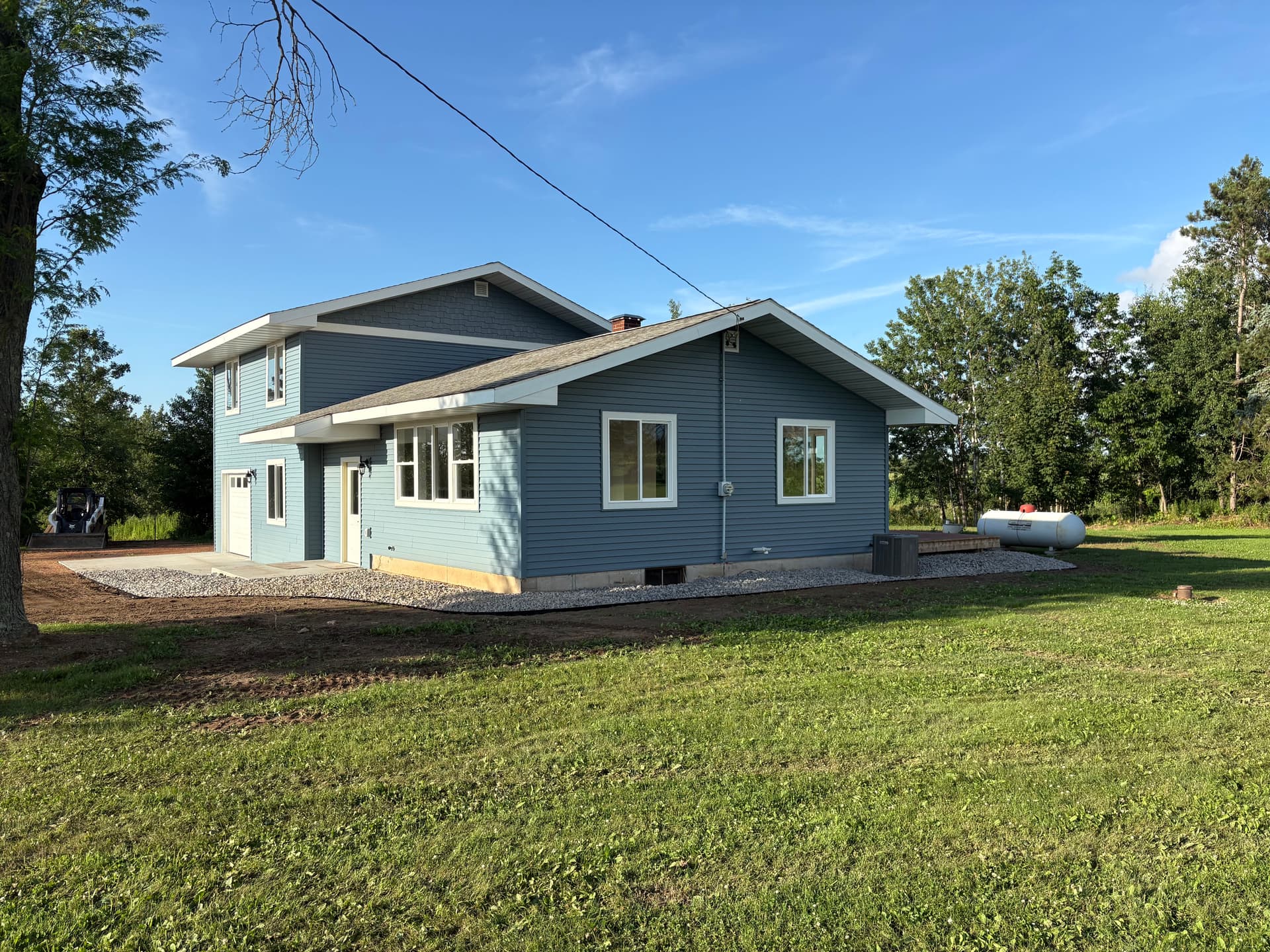 Gallery photos for Rock Bed Install That Gave This Remodeled Home a Sharp Edge: Image #2